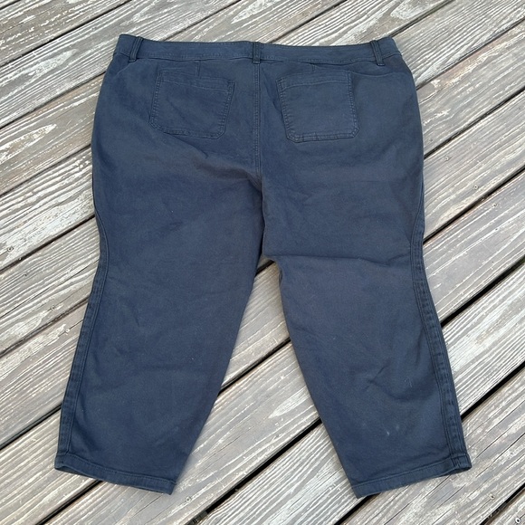 Torrid Feel the Fit Cropped Pants - Picture 9 of 14